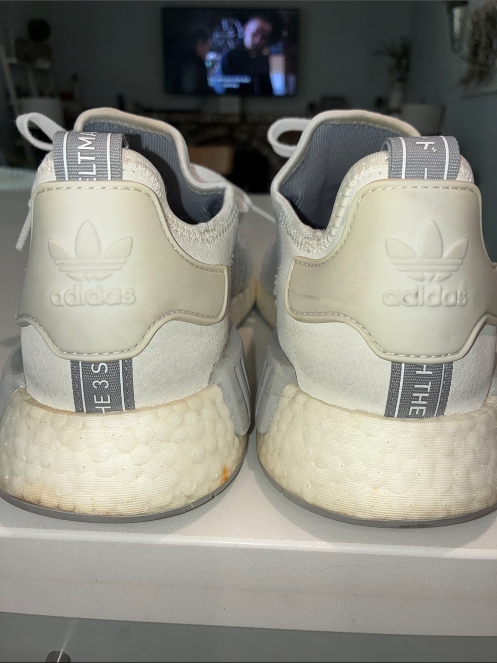 ADIDAS R1 Men’s White & Grey Athletic Sneakers Size 13. - Picture 5 of 9